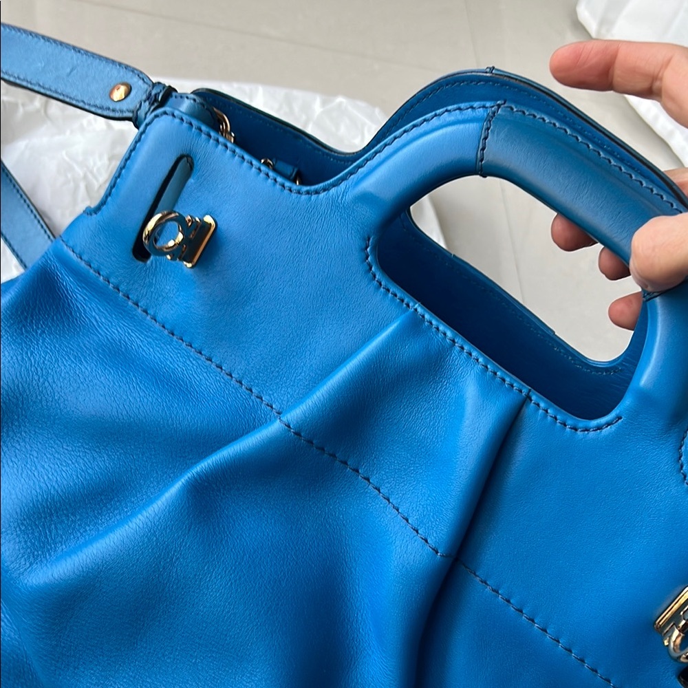 Salvatore Ferragamo Gancini Blue Leather 2 Way Handbag Like New Condition - Picture 12 of 15